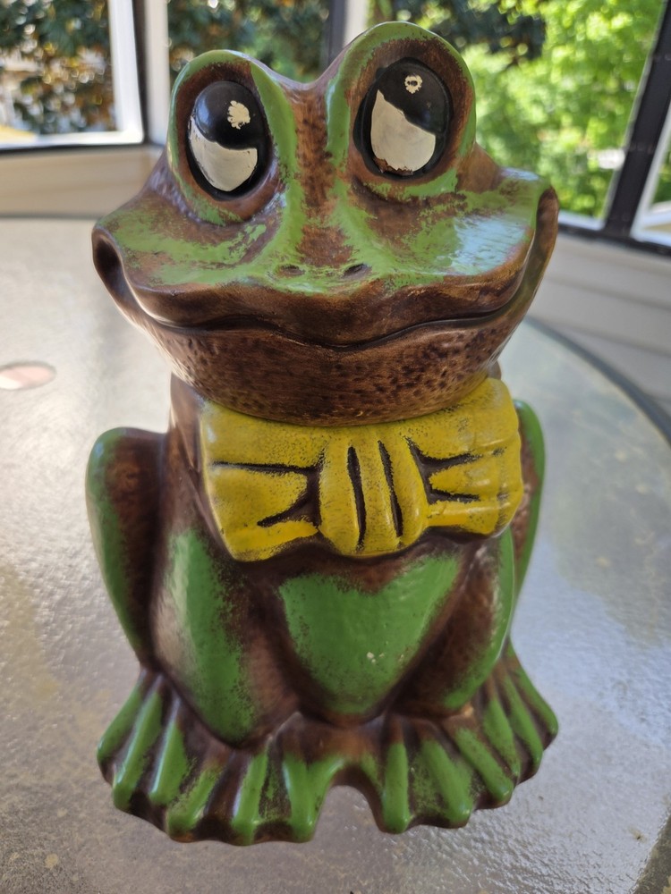 Vintage Frog USA Pottery Cookie Jar 11