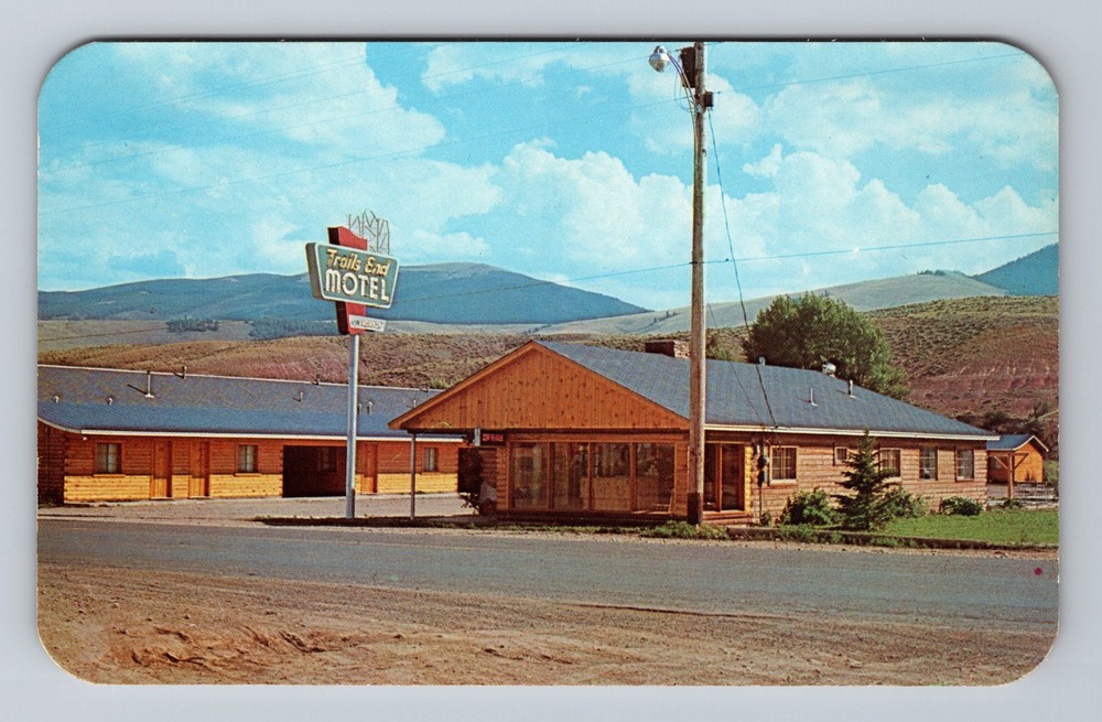 Dubois WY- Wyoming Trails End Motel Vintage Postcard