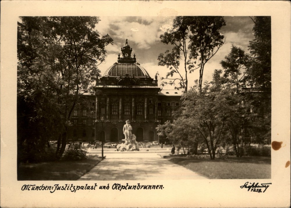RPPC Justizpalast und Neptunbrunnen Munich Bavaria Germany vintage postcard g857