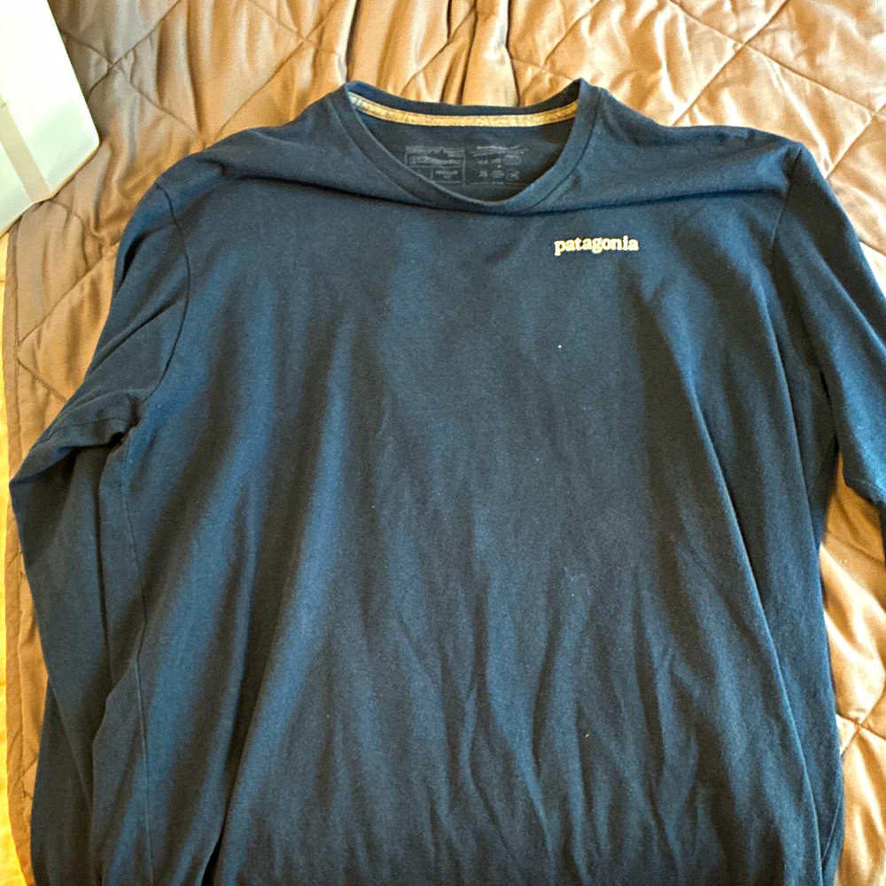 Patagonia Men’s L Regular Blue Long Sleeve Crew Neck Graphic Logo T-Shirt