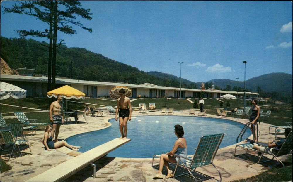 Howard Johnson's Motor Lodge swimming pool Asheville North Carolina~ 1960s