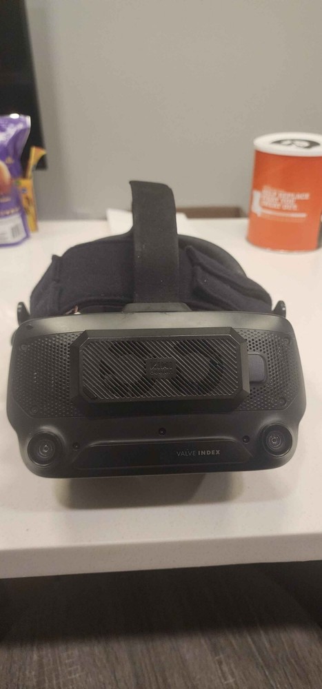 Valve Index - Headset w/ accessories + damaged cable (Read Description)