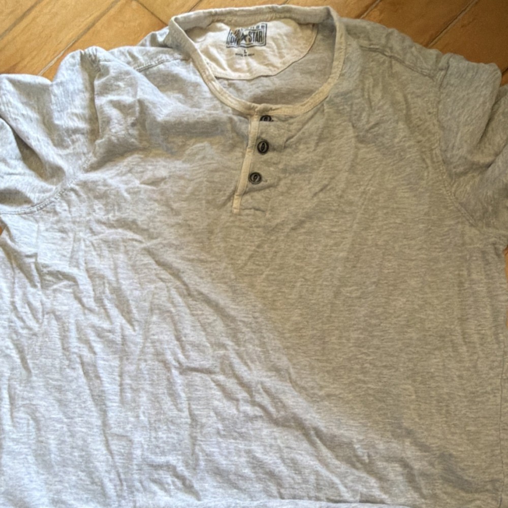 Lone Star Men's Gray Short Sleeve Henley Jersey T-Shirt with Button Accents