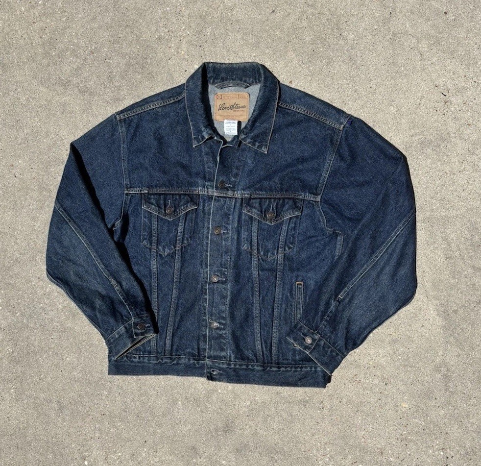 Levi Strauss Signature Flannel-Lined Denim Trucker Jacket in Blue Size L