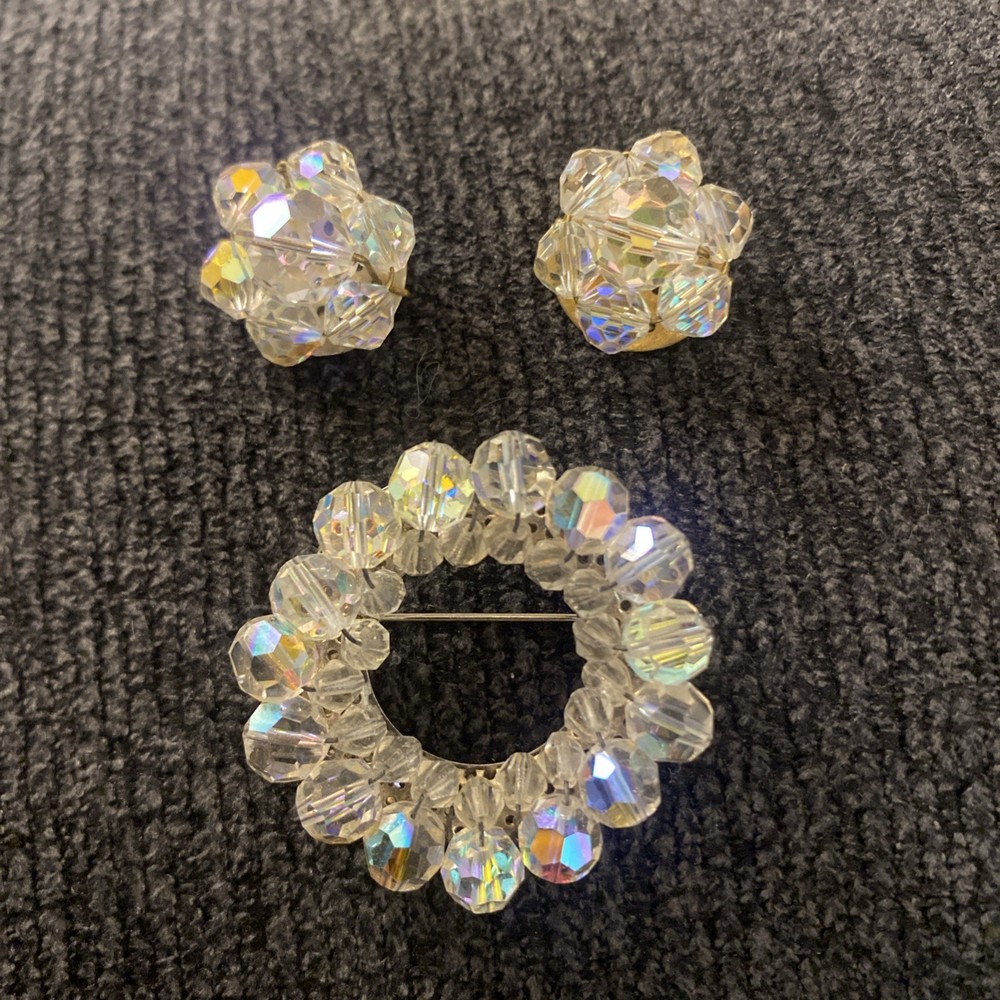 VTG Mid Century Aurora Borealis Crystal Clip On Earrings & Wreath Pin Set Read