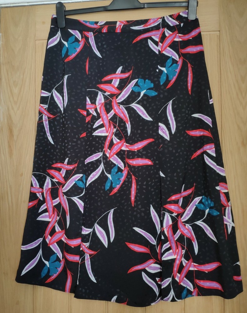 NWT Black Printed A-Line Skirt Size 12 Women's Fashion