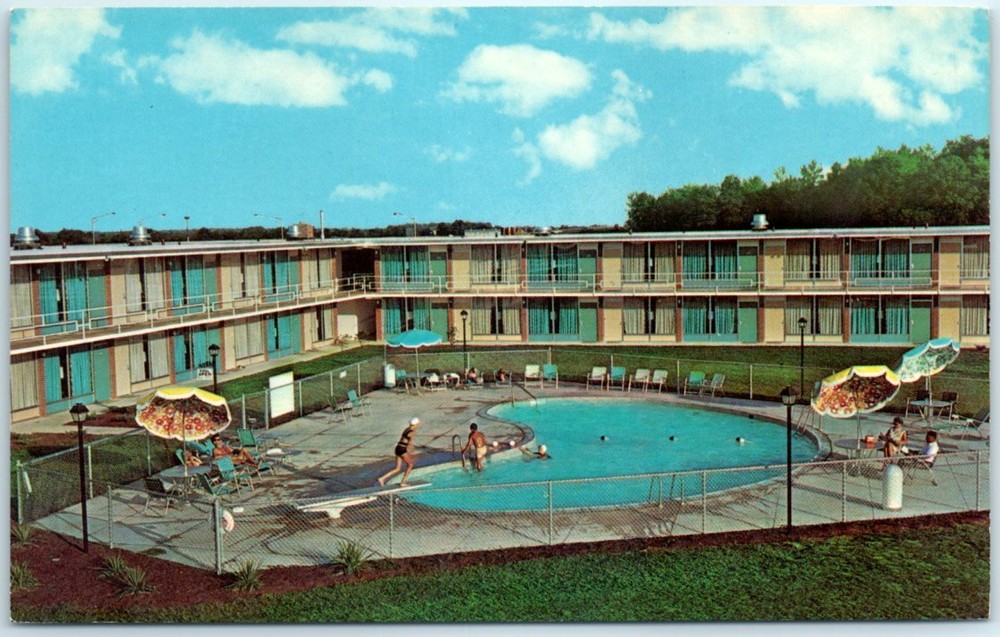 Postcard - Holiday Inn Of America - Wilmington, Delaware