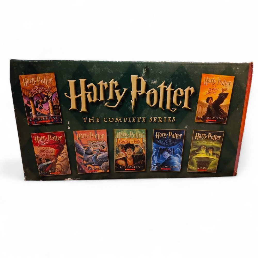 Harry Potter Complete Series Books 1-7 Box Set Paperback J.K. Rowling Scholastic