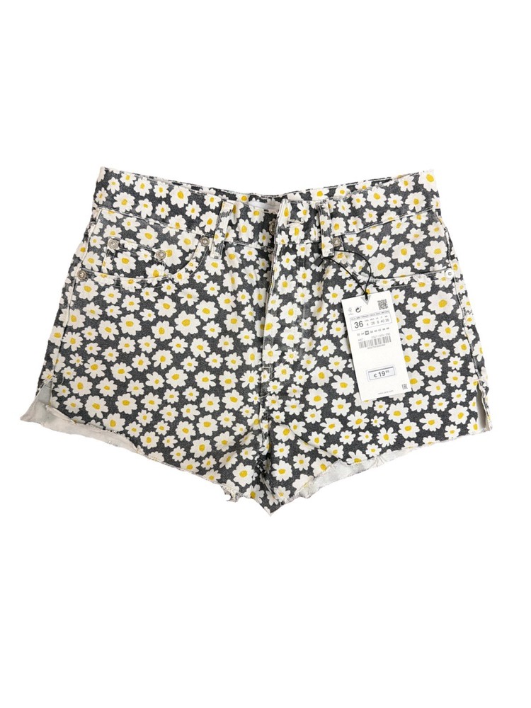 Zara Women's Denim Short Jean Flower Size 4