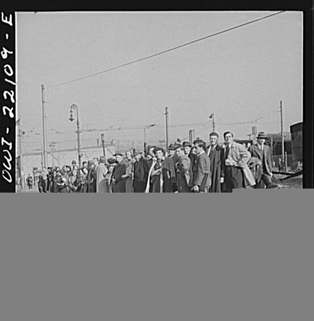 Photo:Baltimore Maryland 1930s Waiting for a Bus Crowd at Streetcar Stop