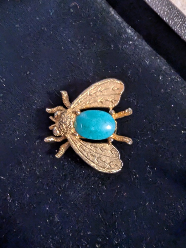 Vintage BSK Signed Gold Tone Bee Bug Brooch W/ Turquoise Colored Stones Pin