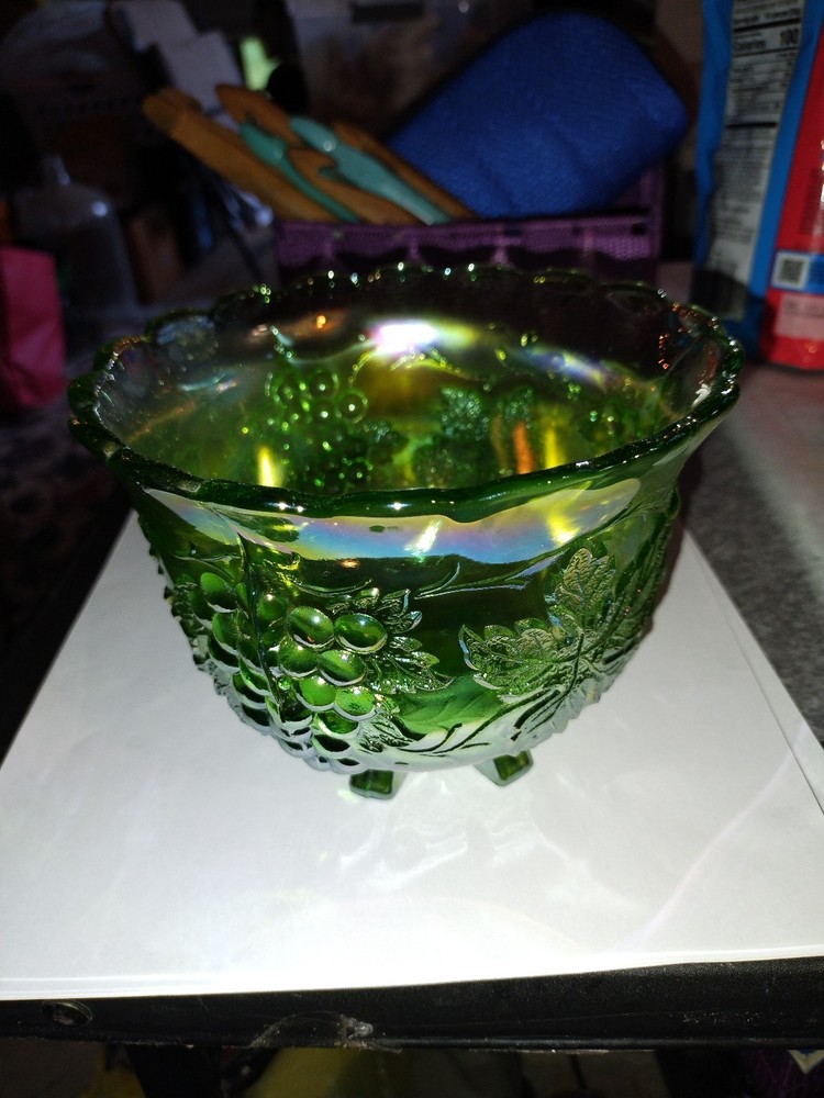 Vintage Dugan Carnival Glass Green With Grapevine Deaign