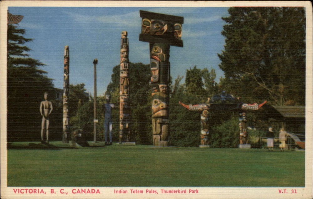Indian Totem Poles Thunderbird Park Victoria BC Canada postcard s113