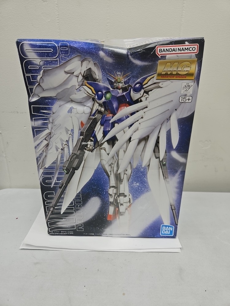 Bandai Wing Gundam Zero Endless Waltz Ver MG 1/100 Model Kit