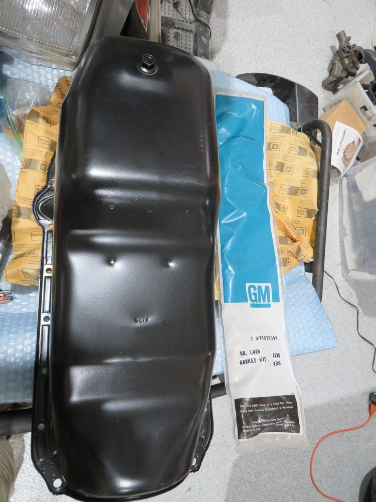 57-62 C2 Corv 327 SBC 6 QT Trap Door Oil Pan-GM #359937--NOS--NCRS!! GM Box