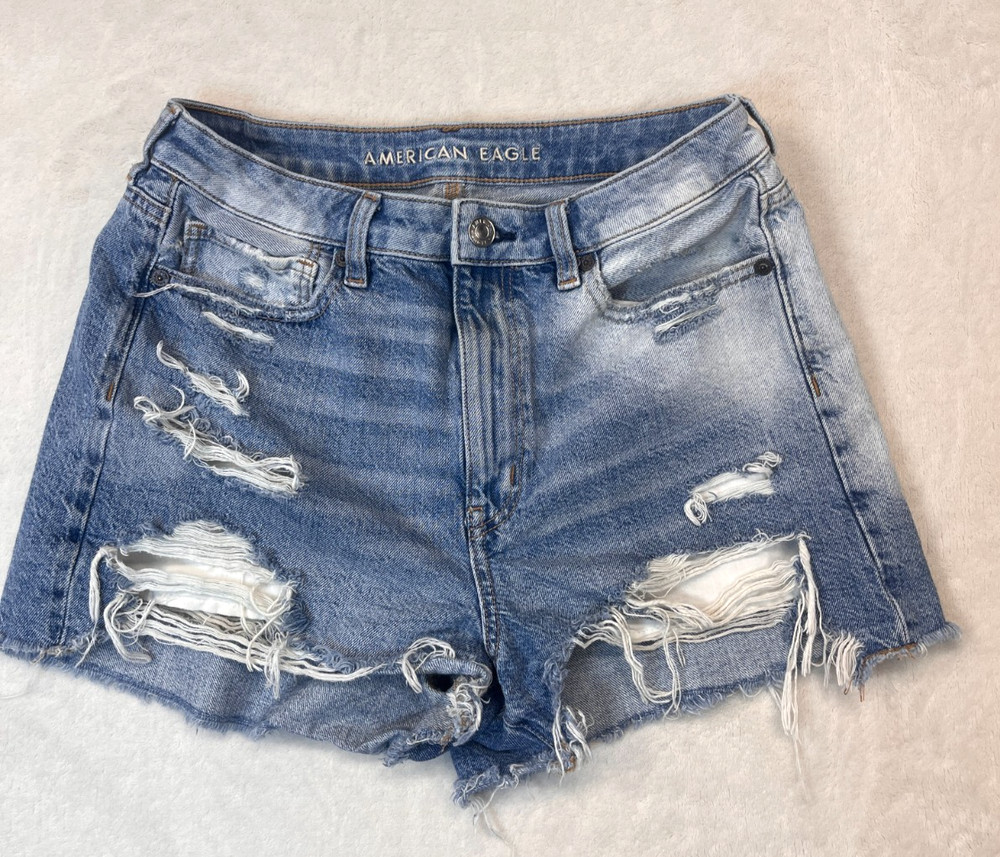 American Eagle Mom Shorts Women's  Distressed High Rise Denim Light Wash Size 6