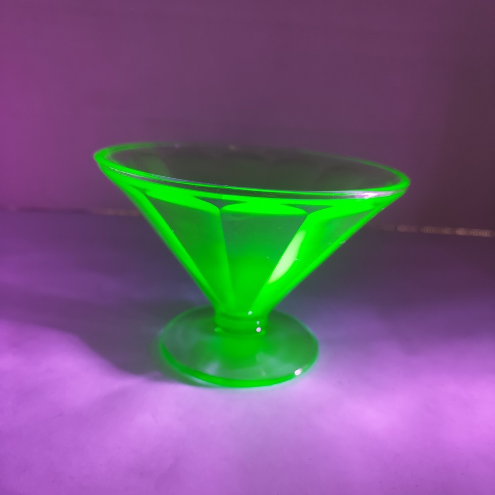 Vintage Federal 1930s Green Vaseline Uranium Depression Glass Sherbet Dish