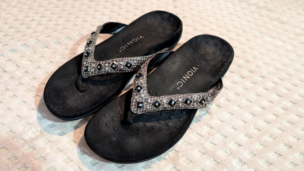 VIONIC Foriana Sandals Women's size 8
