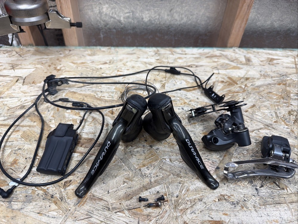 Shimano Dura-Ace 7970 Di2 10s Electronic Rim Brake Road Groupset *Bad Battery*-image