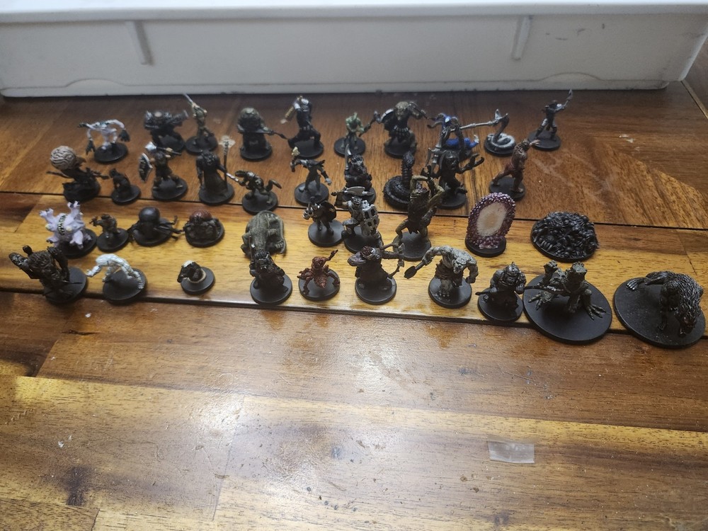 Early 2000s Dnd Miniatures Lot Of 40 K