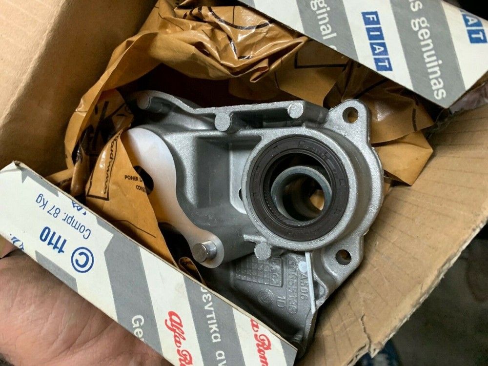 NEW 60655373 ORIGINAL ALFA GTV SPIDER 916 MONOBLOCK COVER HOLDER