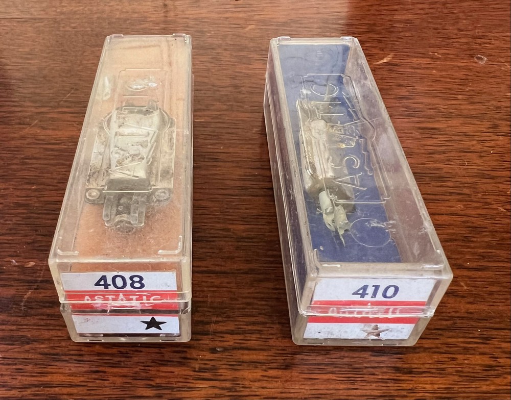 PAIR OF ASTATIC CERAMIC PHONO PICKUP CARTRIDGES WITH STYLUS 408 & 410