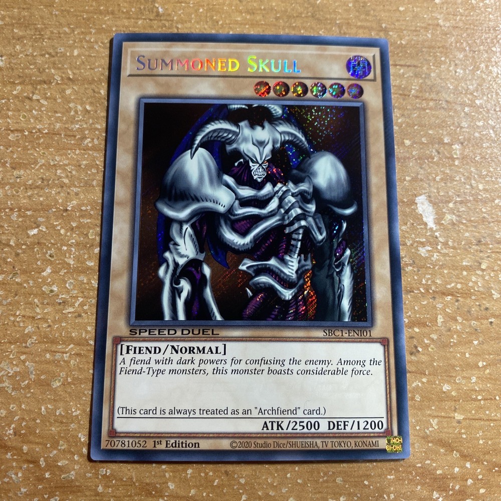 🔥 YUGIOH Summoned Skull - SBC1-ENI01 SECRET RARE HOLOFOIL 1st ED Near Mint 🔥