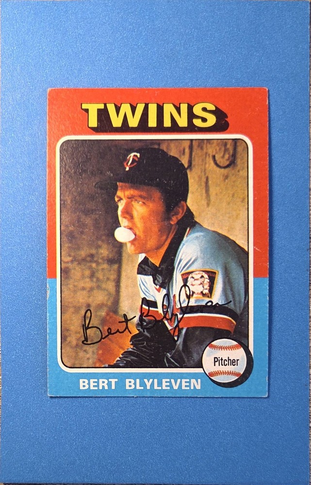 1975 Topps #30 Bert Blyleven Minnesota Twins HOF EX to Near MINT