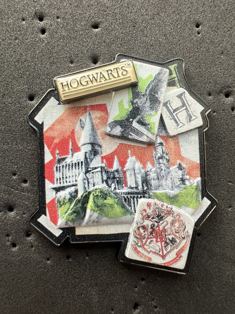 Universal Studios Harry Potter Hogwarts Pin