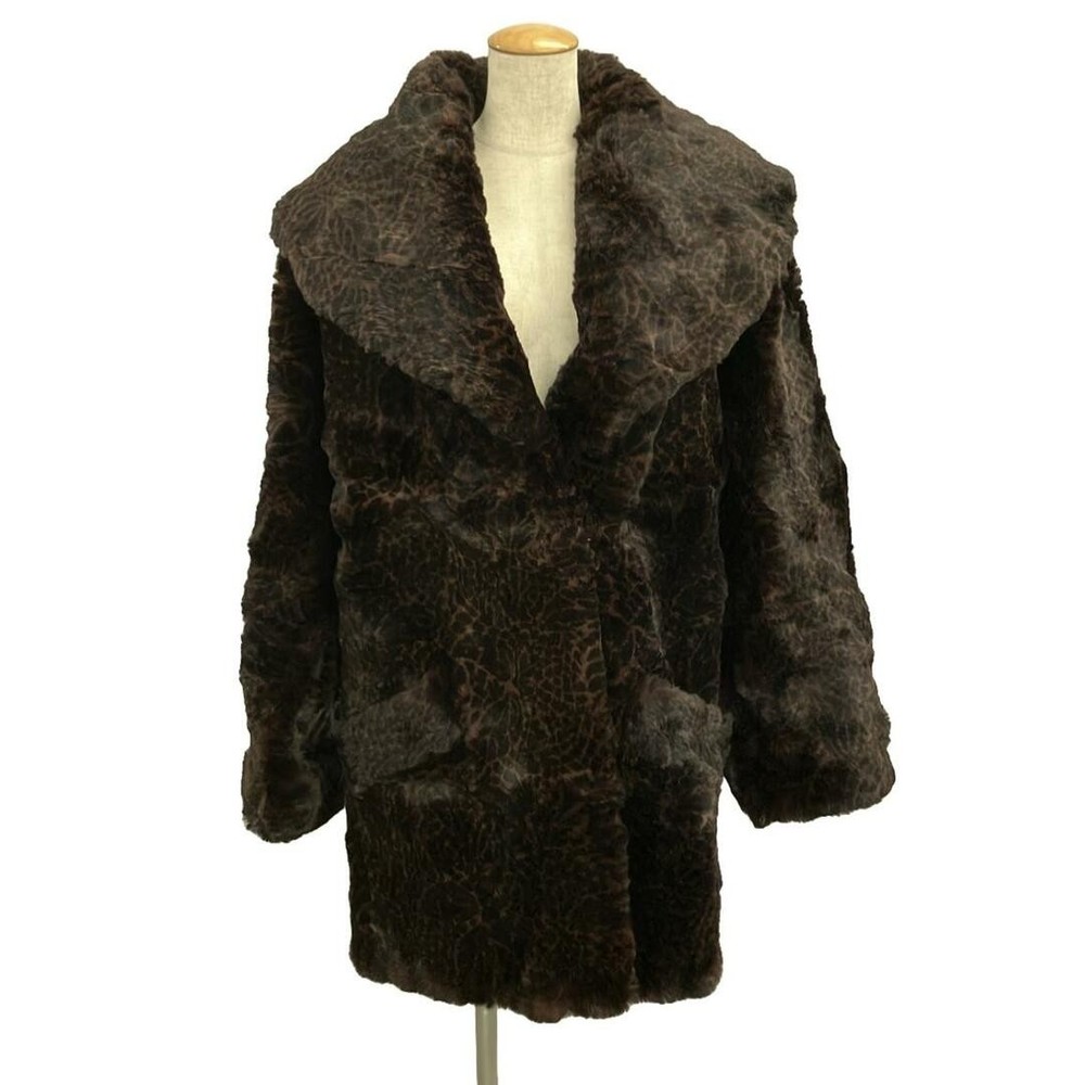 Legends Womens Fur Coat with Threshua Scratch Detail and Interior Damage