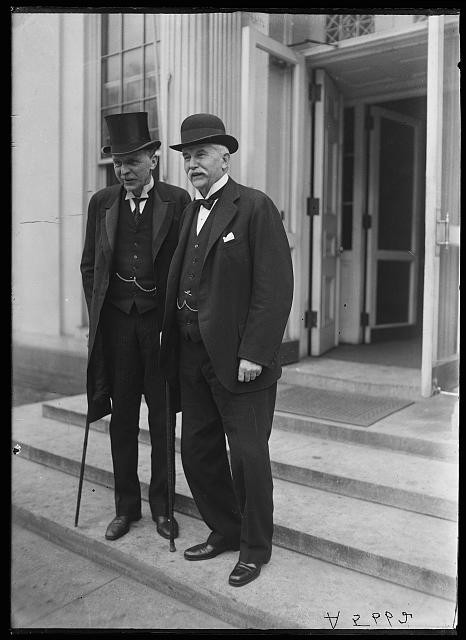 Photo:Washington D.C. White House Men in Top Hats 1900s Standing on Steps