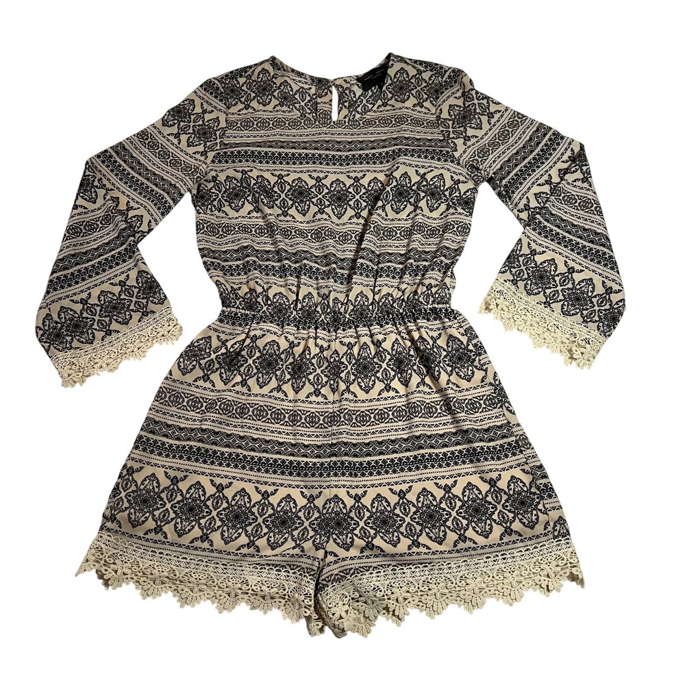 Romeo & Juliet Couture Crewneck Boho Print Lace Trim Playsuit Romper Size Small