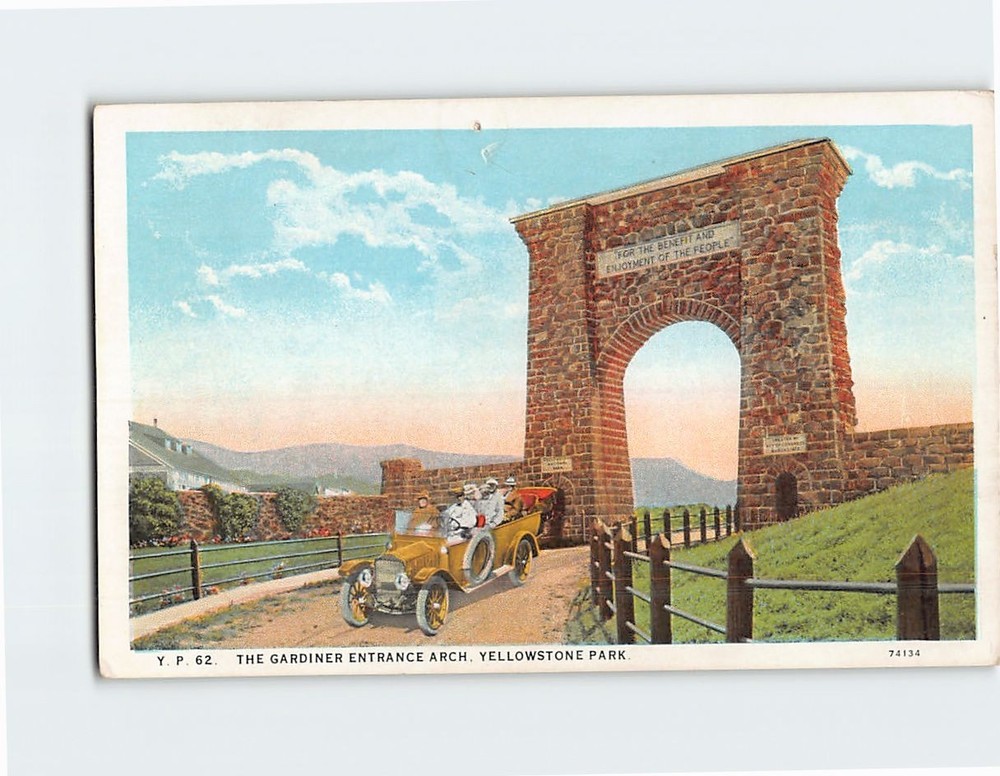 Postcard Gardiner Entrance Arch Yellowstone National Park Montana USA
