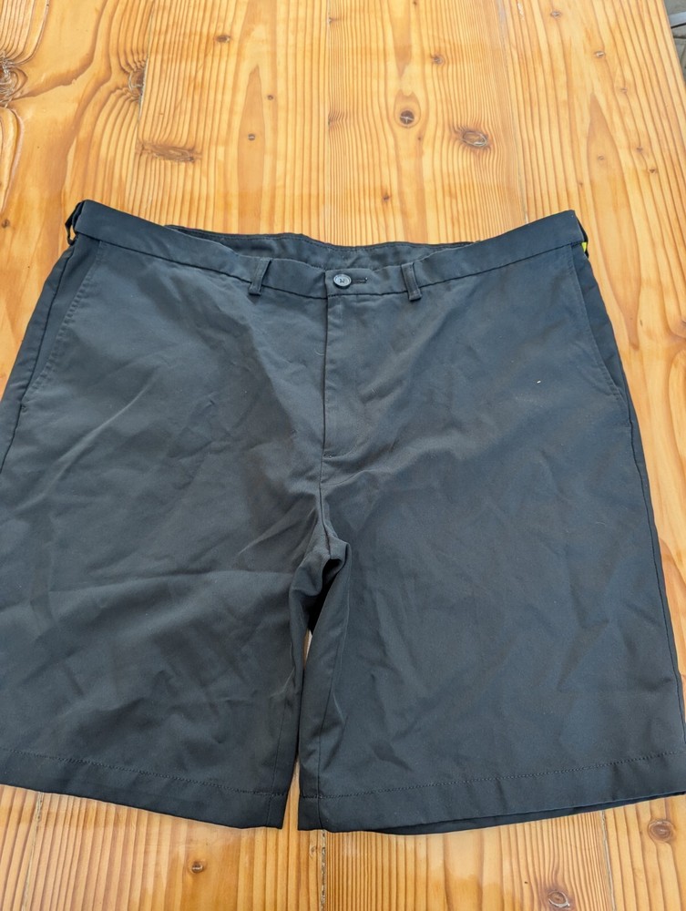 Haggar Black Khaki Flat Front Shorts Mens size 44