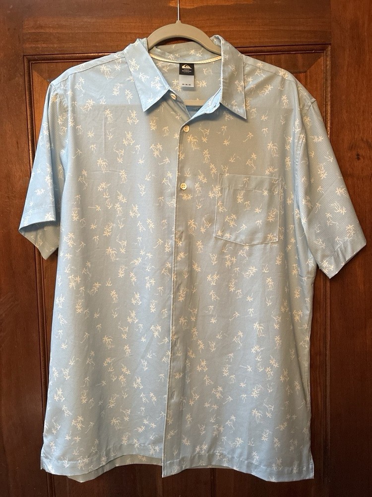 Quiksilver Waterman Men's Light Blue Floral Short Sleeve Button-Up Shirt M
