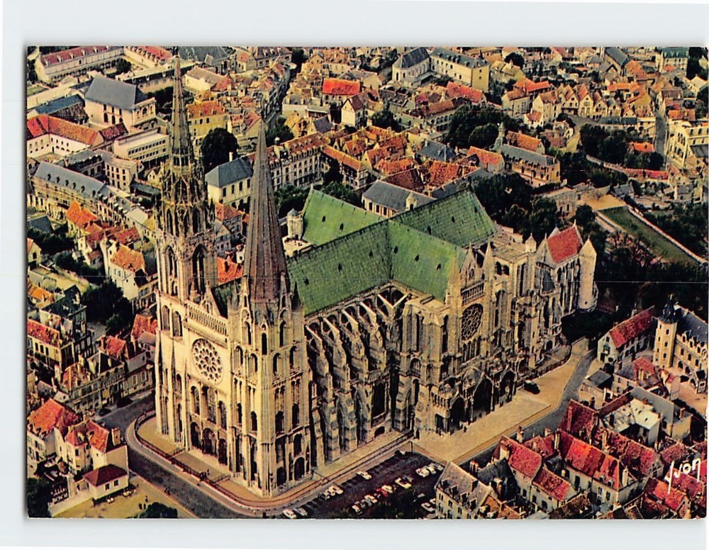 Postcard Vue aérienne de la Cathédrale Chartres France