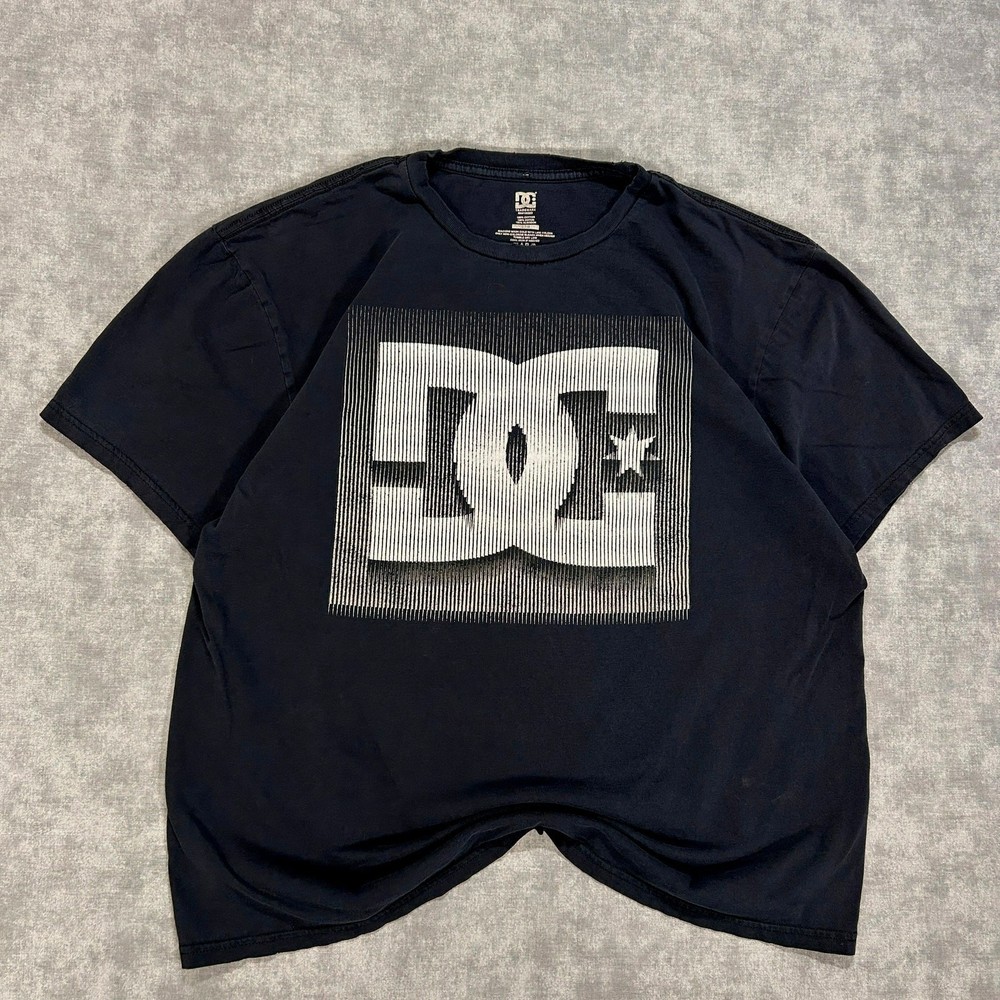 DC Shoes Y2K streetwear skater graphic logo distressed black tshirt mens L