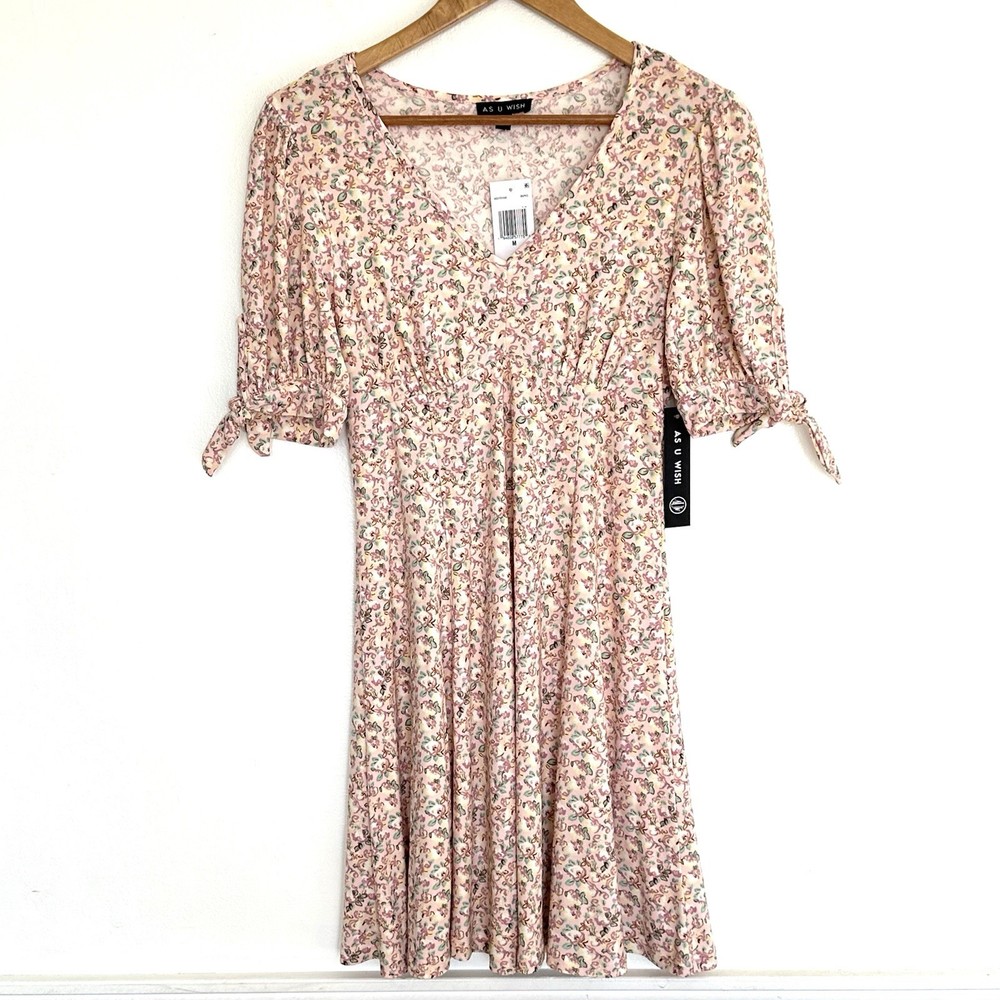 NWT As U Wish Dress Women’s Medium Floral Short Sleeve Tie V Neck Belt