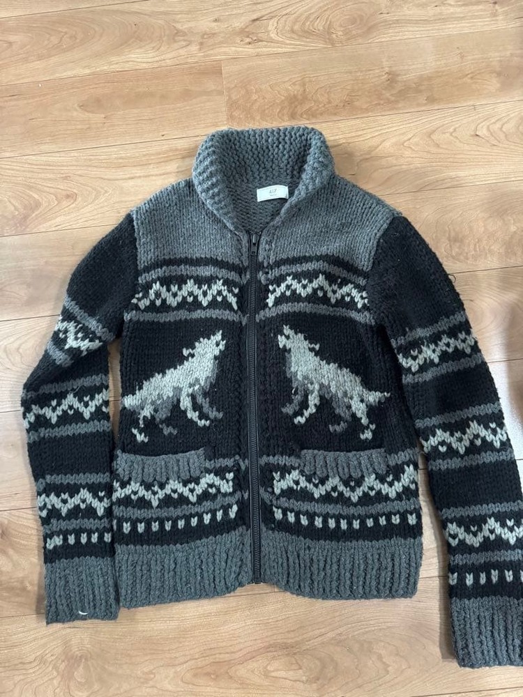 Edifice Cowichan Sweater Wolf Pattern M Size Used