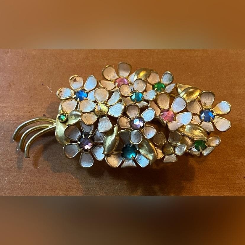 Vintage Gold Tone Flower Brooch Pin White Enamel Multicolor Rhinestone 2.5