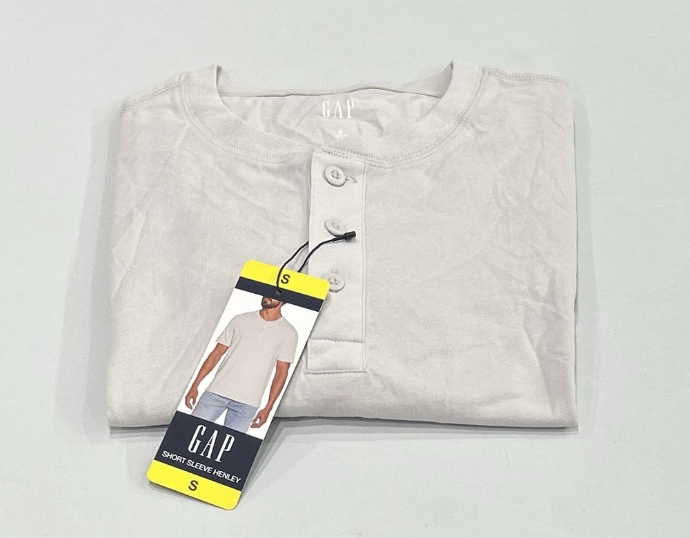 GAP Men’s Short Sleeve Henley Tee, Gray, Size S