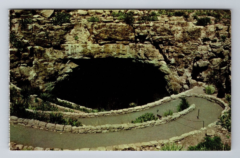 Carlsbad NM-New Mexico, Carlsbad Cavern National Park Entrance Vintage Postcard