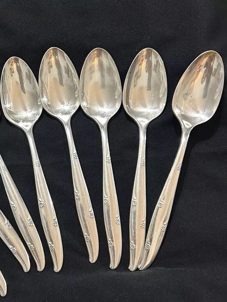 Lot Of 5 Oneida Silver Flower Dessert Spoons 6 1/8” Community Teaspoons