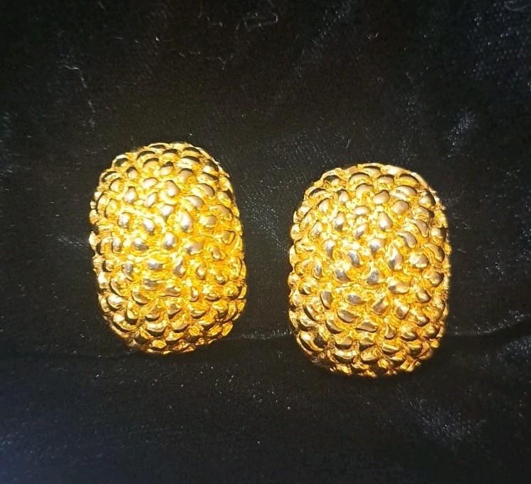 Vintage Paolo Gucci Gold Tone Textured Clip On Earrings Chunky Oversized