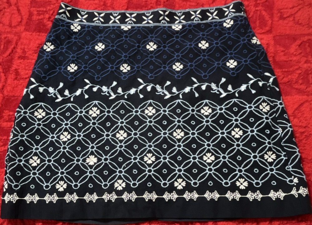 LOFT Navy White Embroidered Floral Geometric A-Line Skirt Size 6 Lined Zip