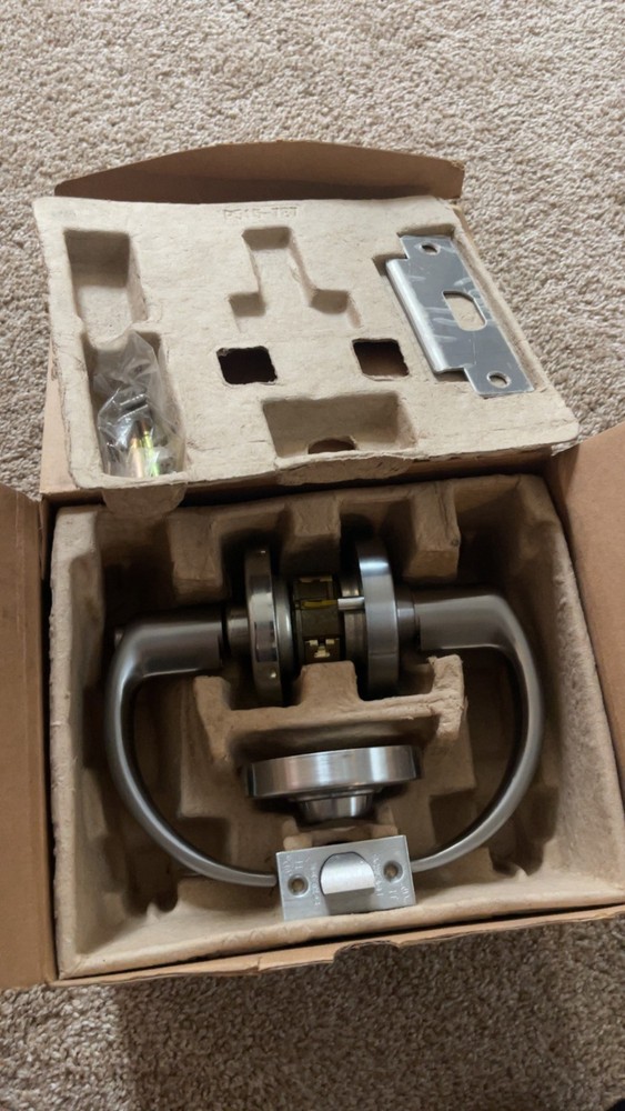 Schlage Commercial Door Handle/ Interior Use Lockable Non Keyed for 1-3/4 Door