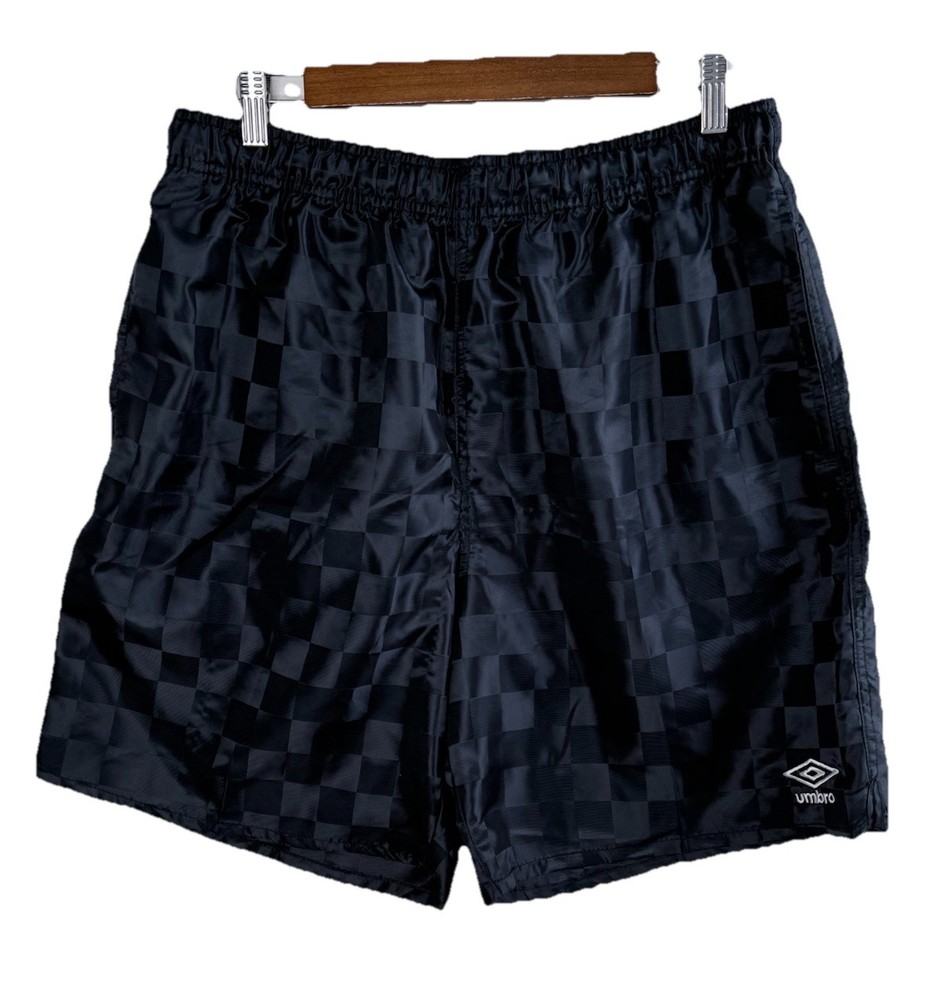 Umbro Black Checkered Nylon Soccer Shorts Men’s Large 7.5