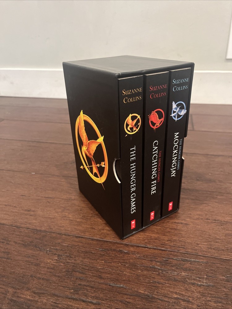 The Hunger Games Trilogy Box Set (Book Set) by Suzanne Collins 3 Paperback Books