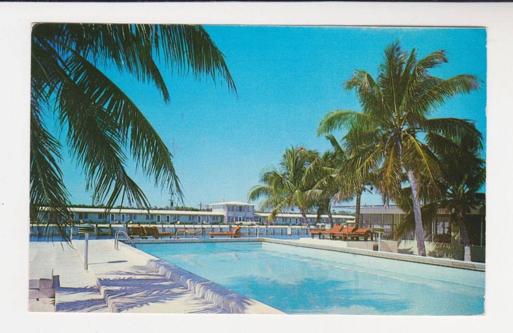VISTA LINDA MOTEL & MARINA, BIG PINE KEY, FLA. - 1950s Postcard - Torn Down 2018