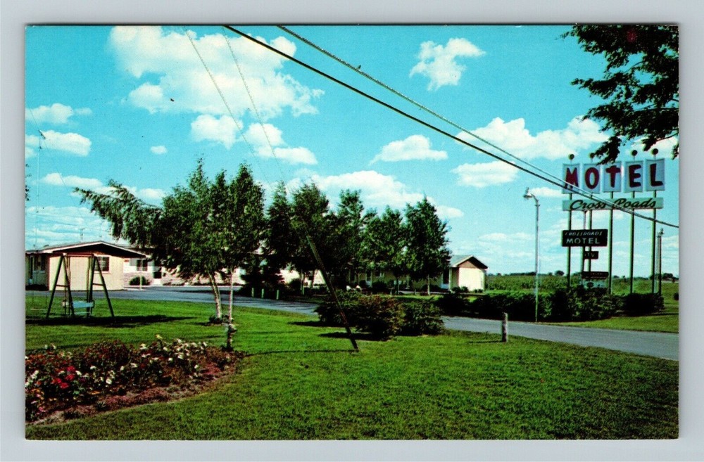 Clare MI-Michigan, Crossroads Motel Vintage Souvenir Postcard